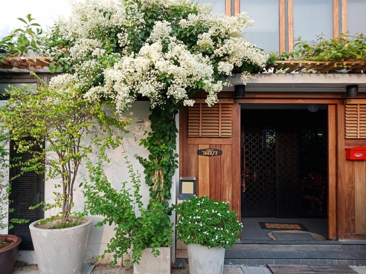 بيت شباب Liaw Base House بانكوك المظهر الخارجي الصورة